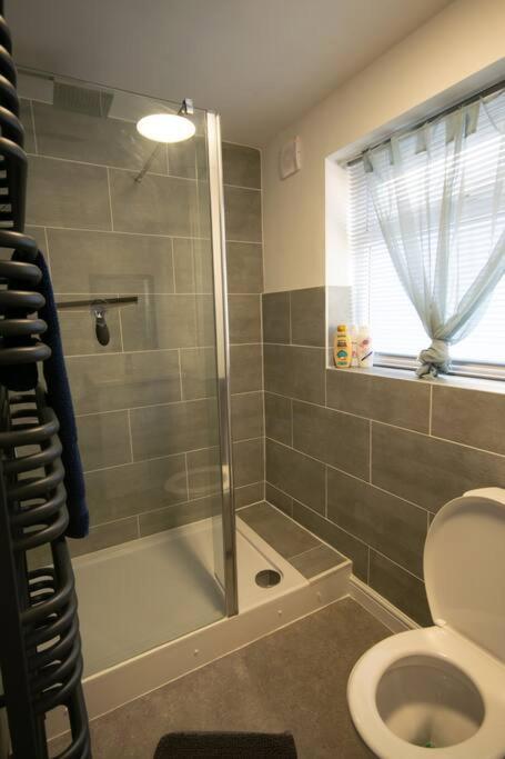 Luxe Living City Apartment - Beach, Wifi, Parking Σουόνσι Εξωτερικό φωτογραφία