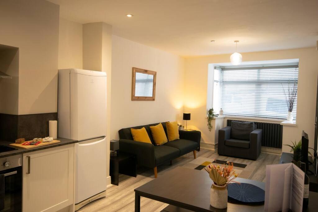 Luxe Living City Apartment - Beach, Wifi, Parking Σουόνσι Εξωτερικό φωτογραφία